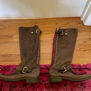 Brown, tall women’s boots, studs,red zipper detail